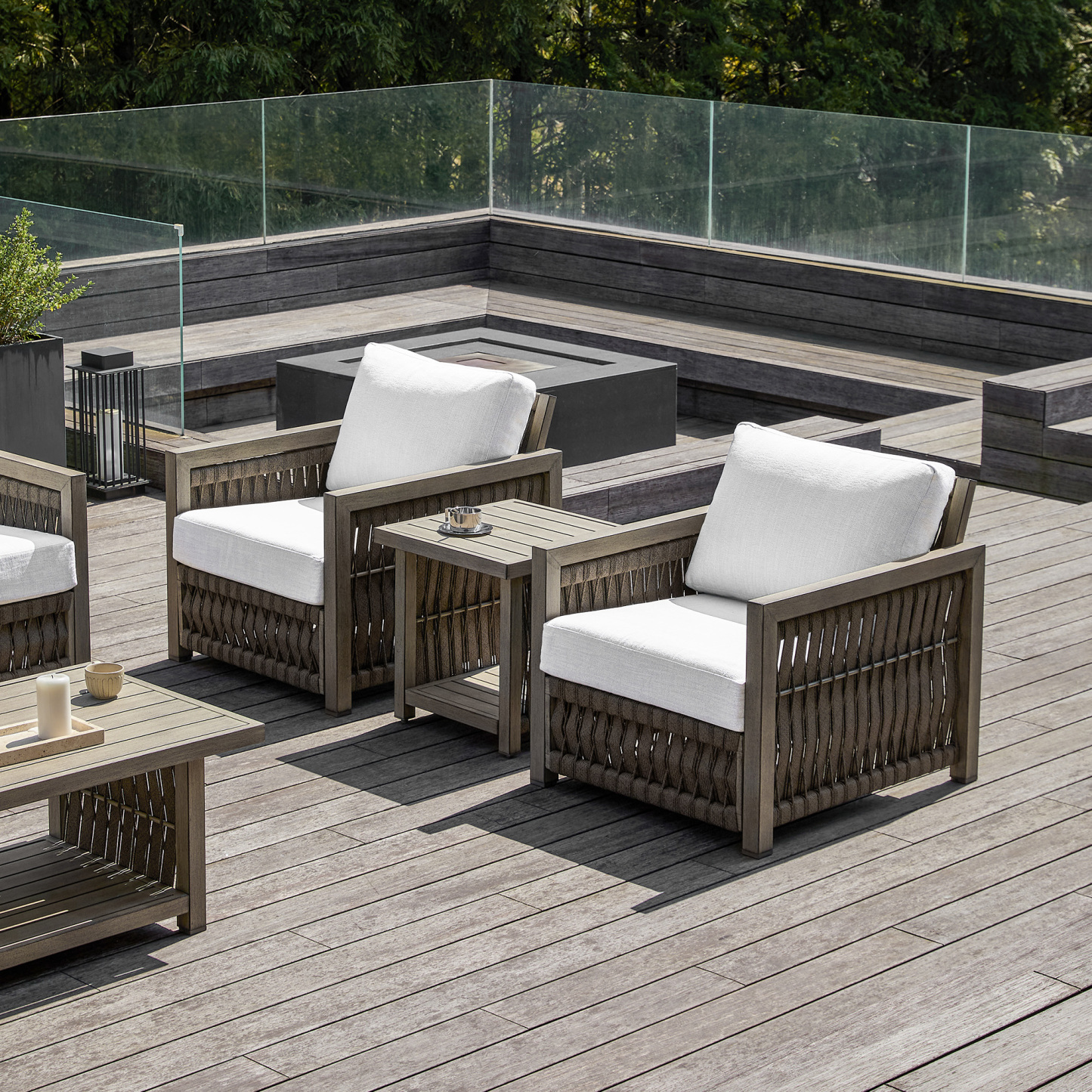 Outdoor wicker armchairs with white cushions and side table set - Seehill