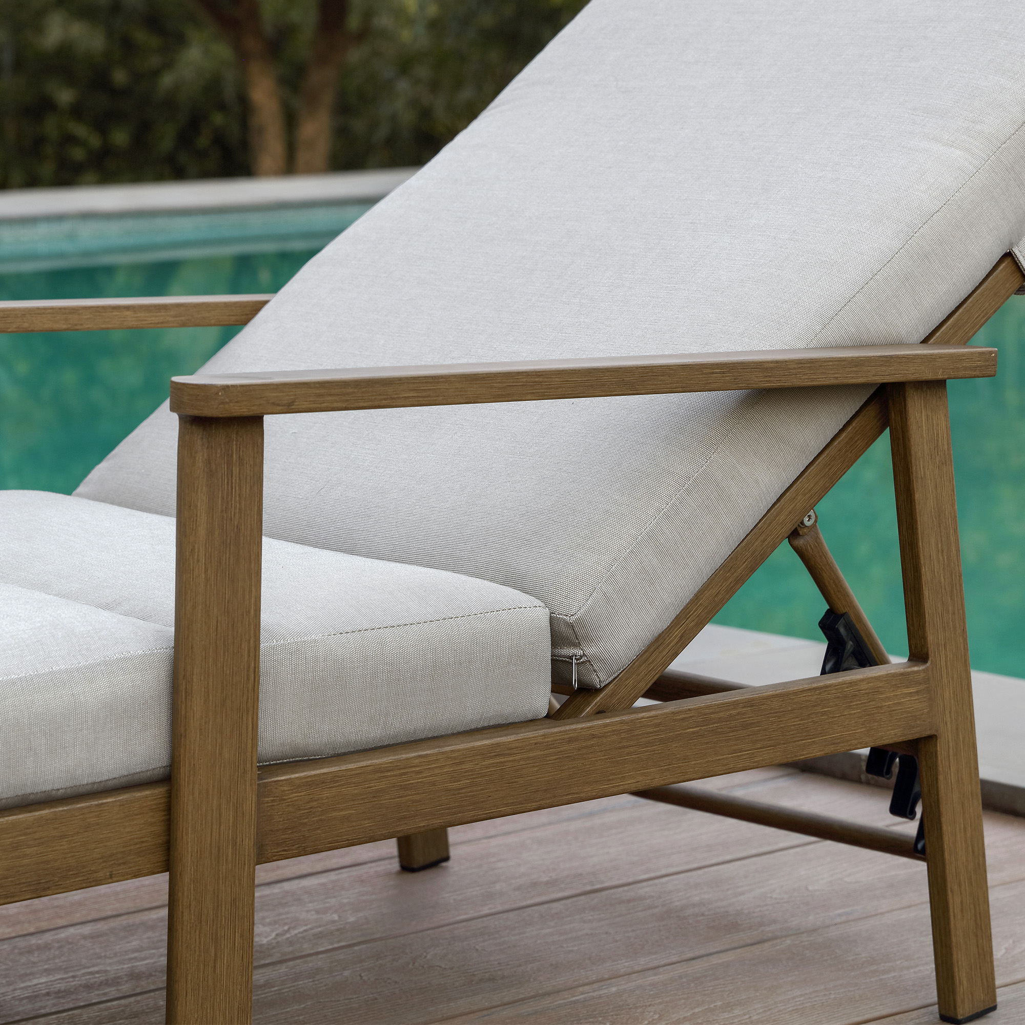 1-2 Piece Aluminum Outdoor Pool Lounge Chairs Square Side Table Thick Cushions 6-Position Adjustable Backrest-L007B