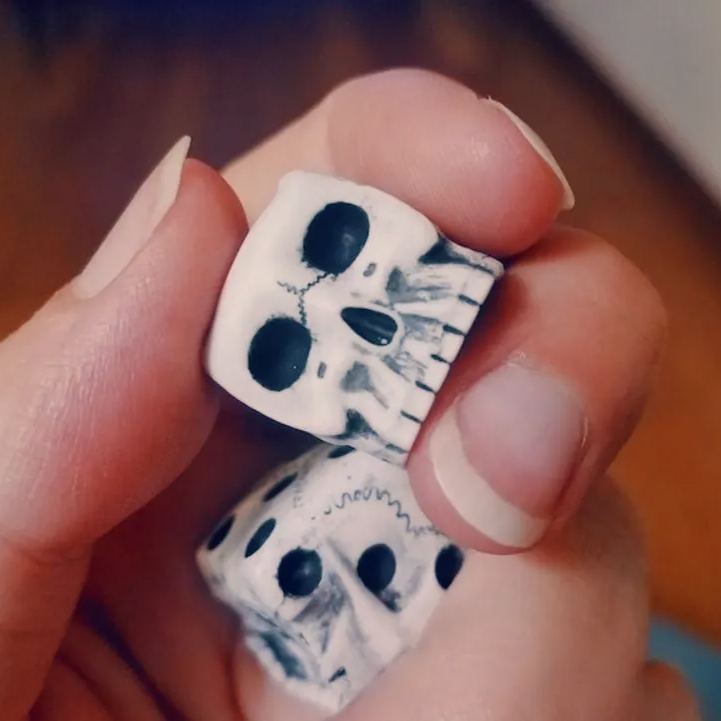 🎲White Skull Dice for Casual Parties and Board Games