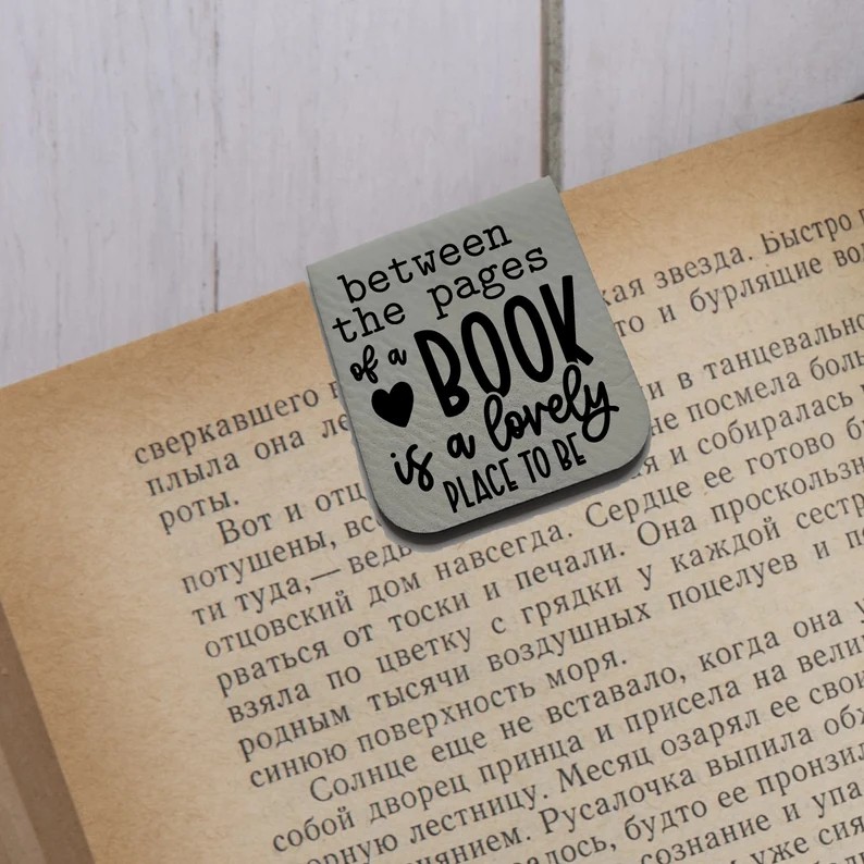 Vintage Magnetic Leather Bookmark