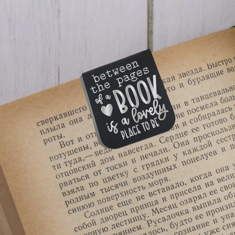 Vintage Magnetic Leather Bookmark