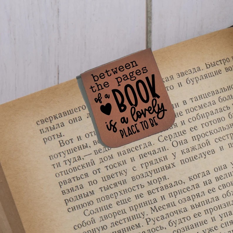 Vintage Magnetic Leather Bookmark