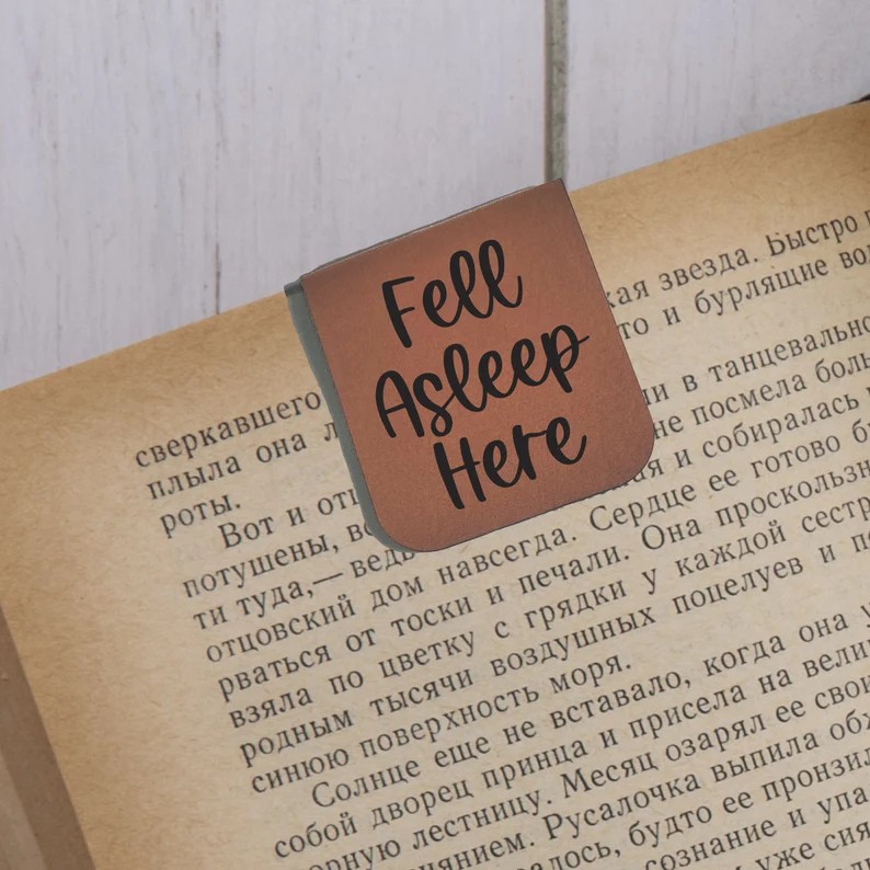 Vintage Magnetic Leather Bookmark