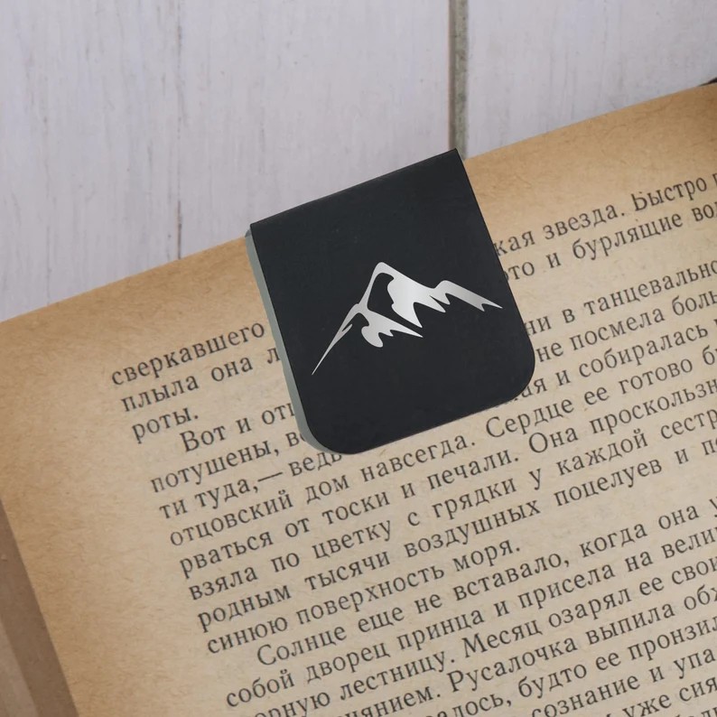 Vintage Magnetic Leather Bookmark