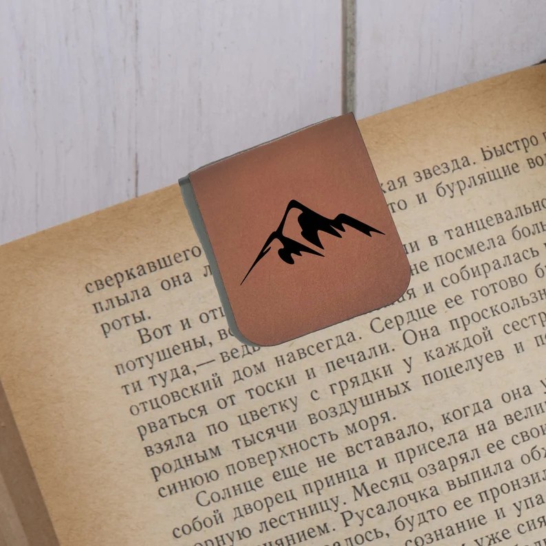 Vintage Magnetic Leather Bookmark