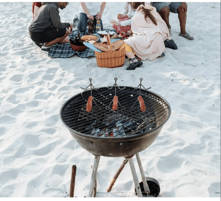 ✨2023 HOT SALE-49% OFF 🔥Weenie Shaped Hotdog Holder🔥