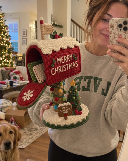 Christmas mailbox by Emmelinda