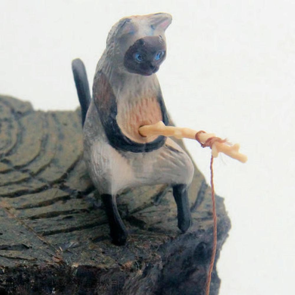 Hand-Painted Mini Cat Desk Figurines - Set of 5 Cute Cartoon Kitty Companions