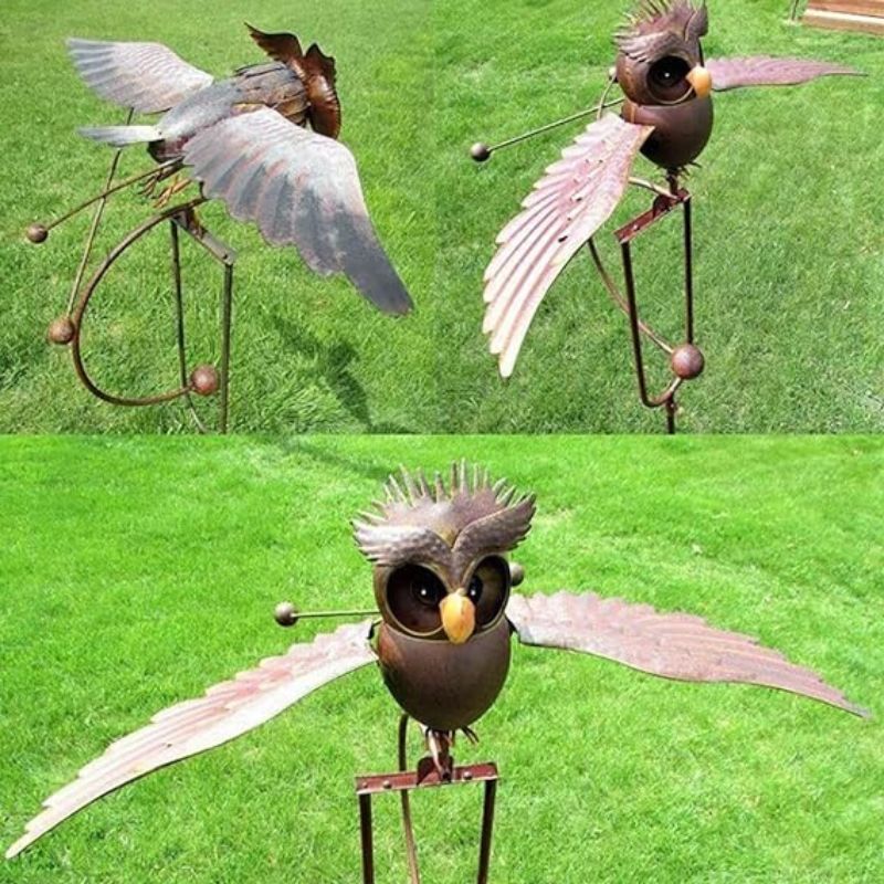 Flying Owl Garden Stake