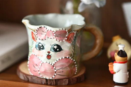 Handmade Cat Mug｜Jingdezhen Fully Handcrafted Ceramic Mug – Adorable Cat Design for Water, Milk, or Coffee · Green Cat · Flower-Rim Hand-Pinched Cup