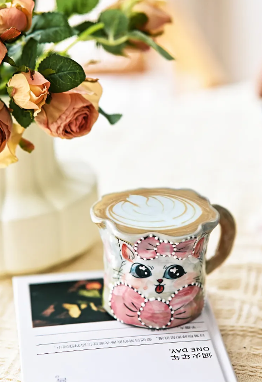 Handmade Cat Mug｜Jingdezhen Fully Handcrafted Ceramic Mug – Adorable Cat Design for Water, Milk, or Coffee · Green Cat · Flower-Rim Hand-Pinched Cup