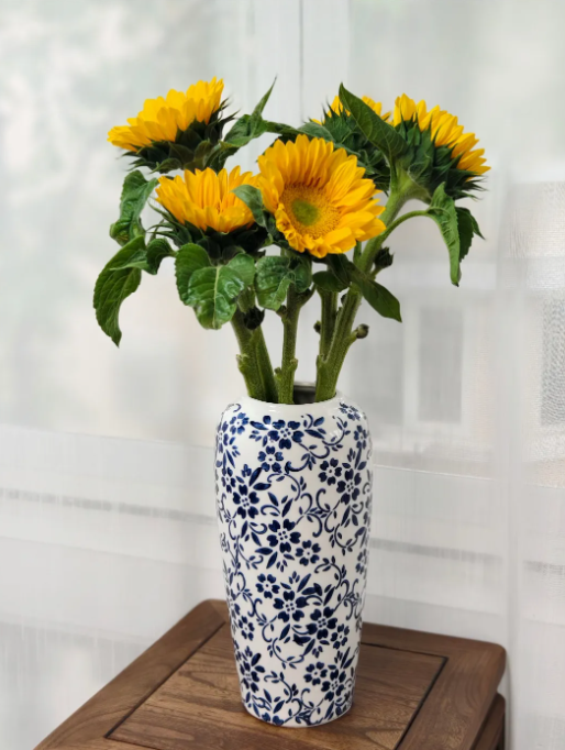 Jingdezhen Underglaze Hand-Painted Blue and White Porcelain Vase – New Chinese Style Ceramic Decoration with Peony, Snow Willow, and Wintergreen Motifs, Perfect for Living Room Display or Gifting