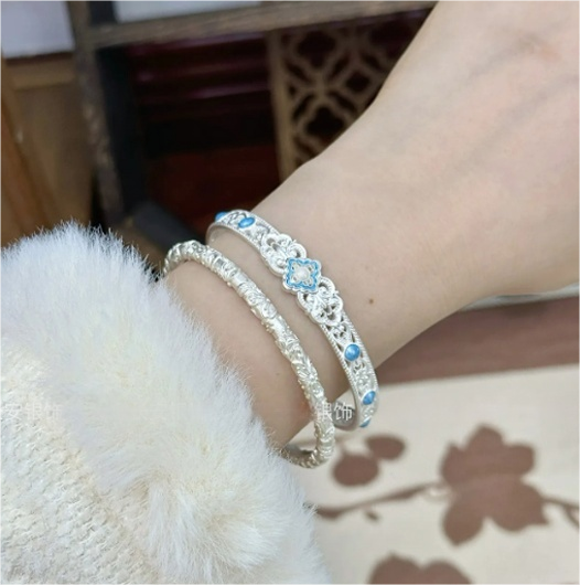 [Song Elegance] 999.9 Fine Silver Cloisonné Bangle – Intangible Cultural Heritage · Intricate Filigree Design · Niche & Artisan Craftsmanship · Closed Bangle, Approx. 20g · Size 54 (Approx. 18g)