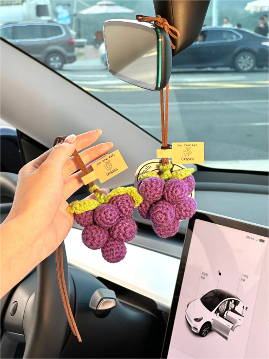 Original Grape Bunch Charm – Handmade Knitted Decoration for Car Rearview Mirror, Bag, or Keychain · Grape Bunch Pendant (Includes Scented Pad)