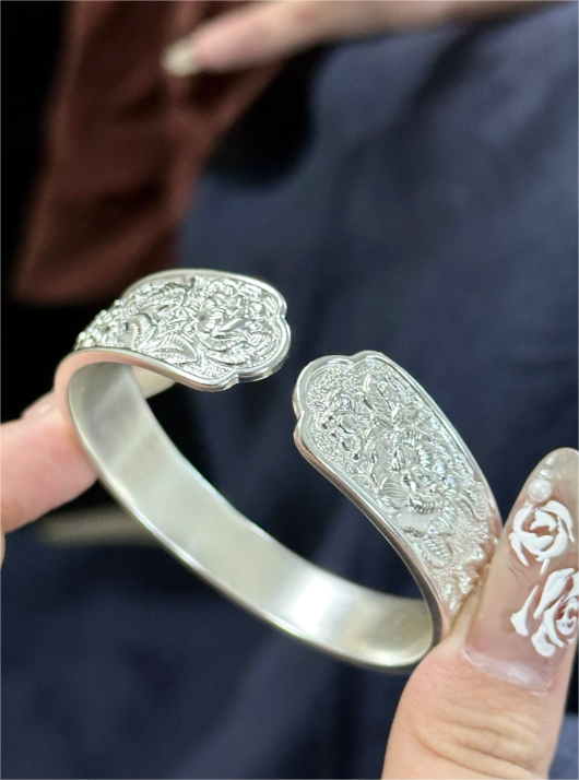 [Chang An Le] 999.9 Fine Silver Solid Heavyweight Bangle – Intricately Carved, Traditional Craftsmanship, Approx. 51g
