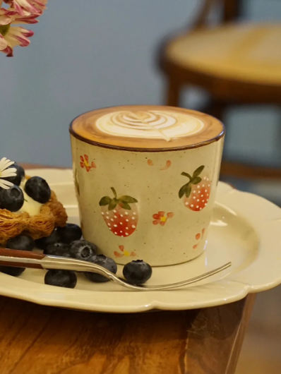 Jingdezhen Underglaze Handcrafted Cups – 230ml Flared Mouth Cup, 260ml Choko Cup, Latte Art Coffee Cup · Cherry Choko Cup 260ml