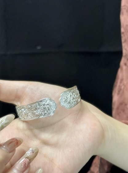 [Chang An Le] 999.9 Fine Silver Solid Heavyweight Bangle – Intricately Carved, Traditional Craftsmanship, Approx. 51g