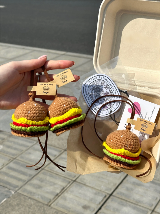 Original Lucky Burger Plush Charm – Handmade Knitted Decoration for Car Rearview Mirror, Bag, or Keychain · Burger Pendant (Includes Scented Pad)