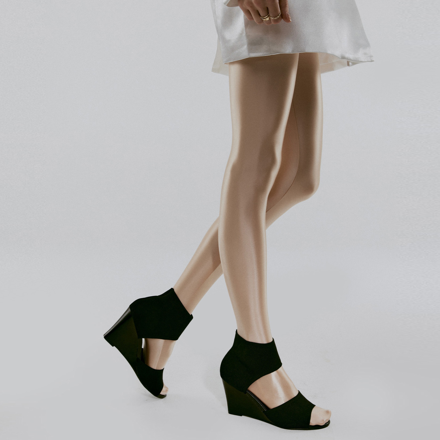 MOUSSE FIT Women Wedge Elegant Sandals