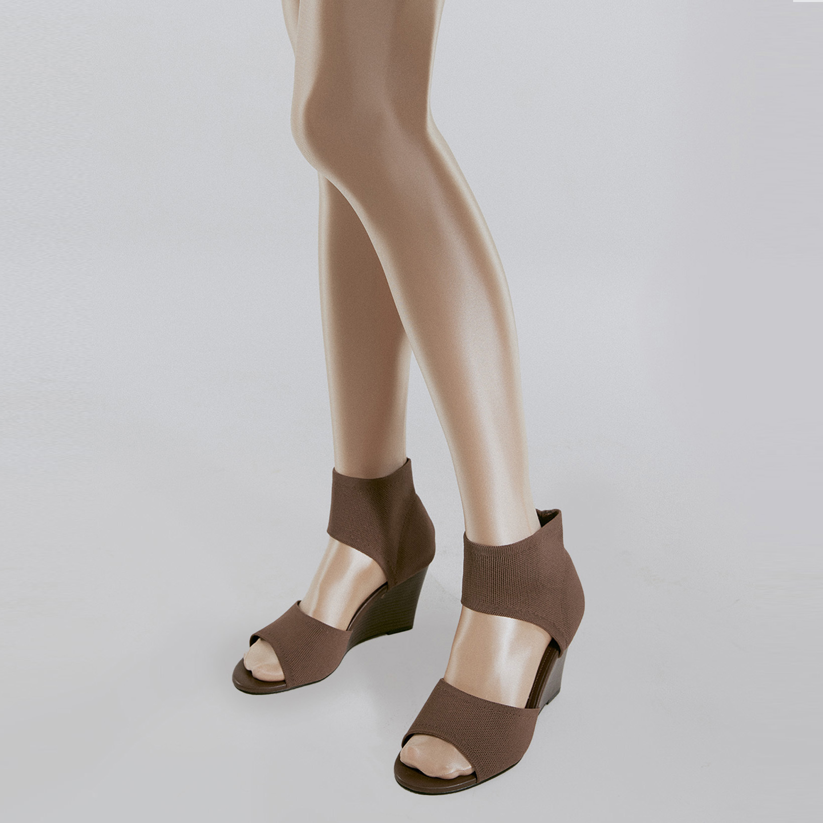 MOUSSE FIT Women Wedge Elegant Sandals
