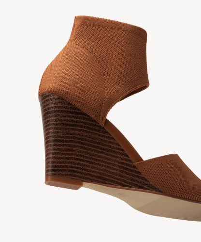 MOUSSE FIT Women Wedge Elegant Sandals