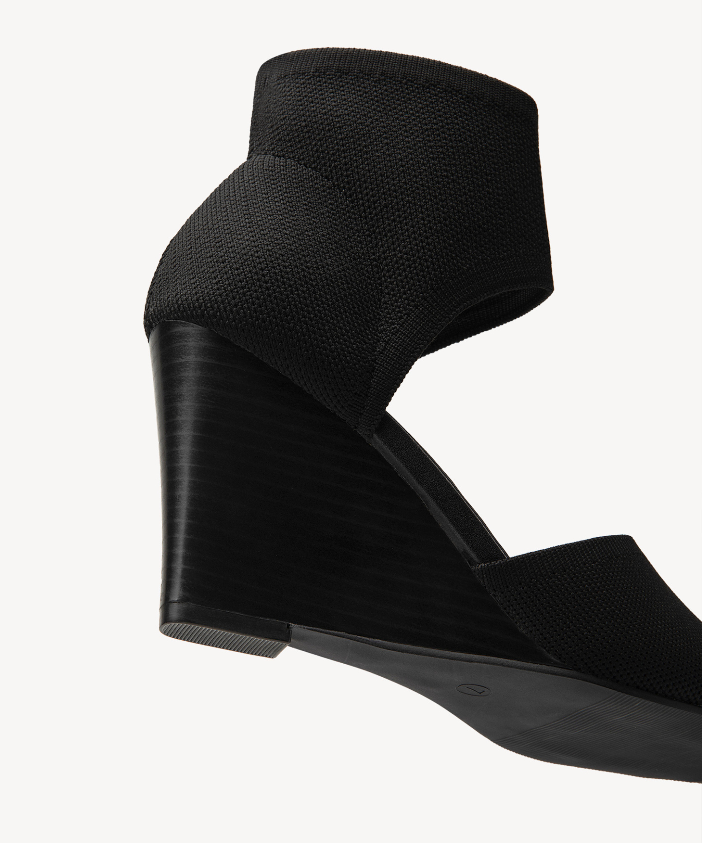 MOUSSE FIT Women Wedge Elegant Sandals