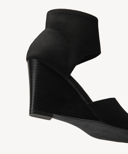 MOUSSE FIT Women Wedge Elegant Sandals