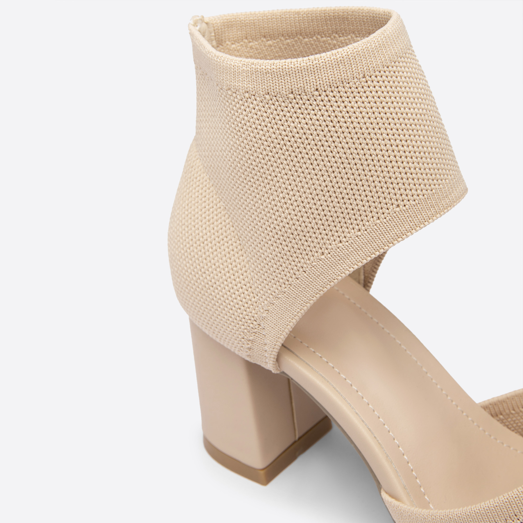 MOUSSE FIT Women Wedge Elegant Sandals