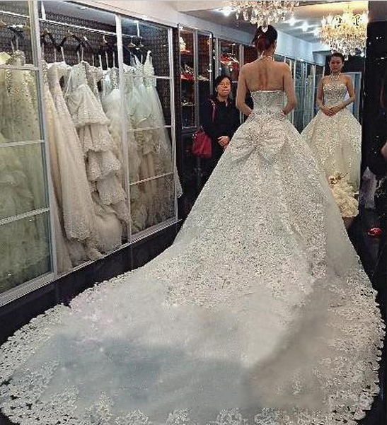 Forme Marquise Traîne mi-longue Dos nu Dentelle 2021 Robes de mariée avec Perle