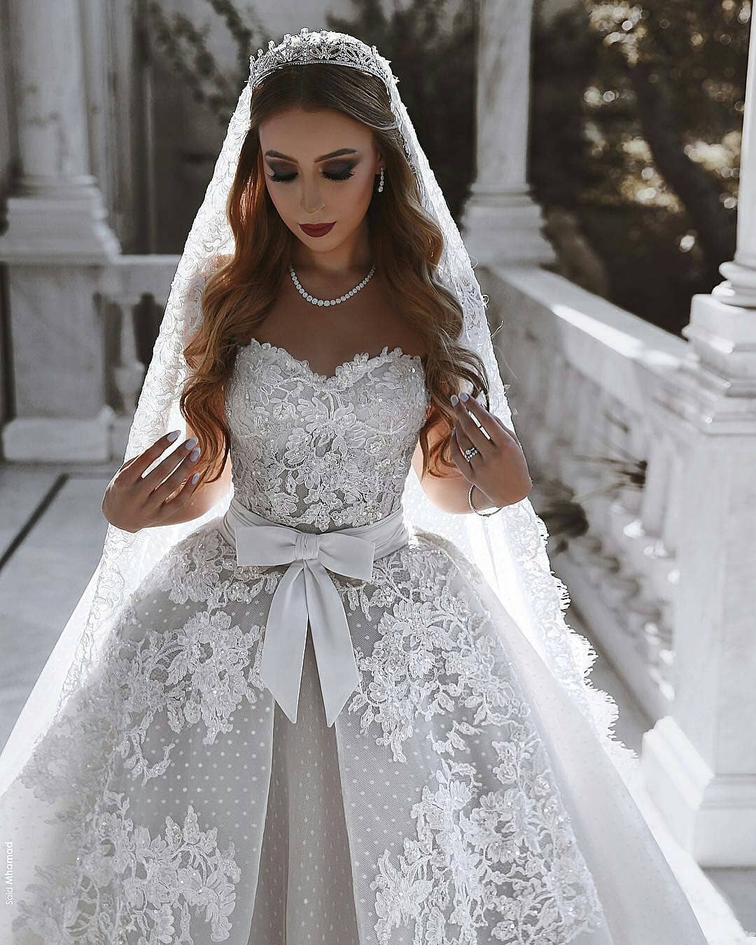 Robe de mariée princesse dentelle longue élégante avec nœud | robe de mariage élégante de luxe