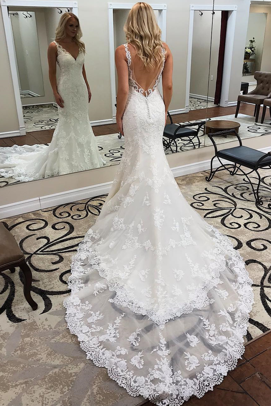 robe de mariée longue sirène trompette col V dos nu en dentelle