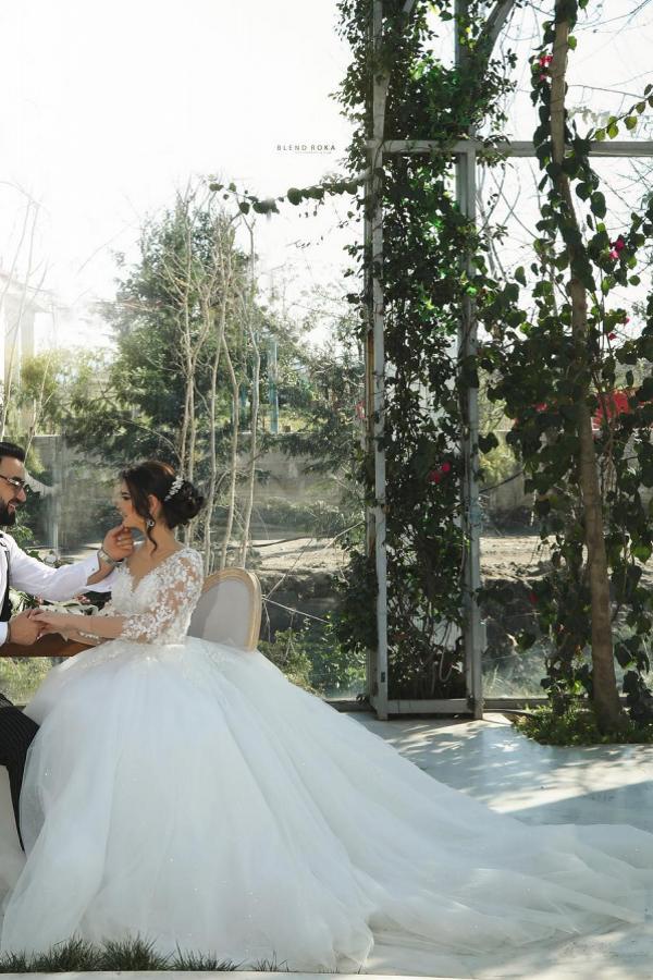 Robe de mariée princesse avec manches col V dentelles bon prix