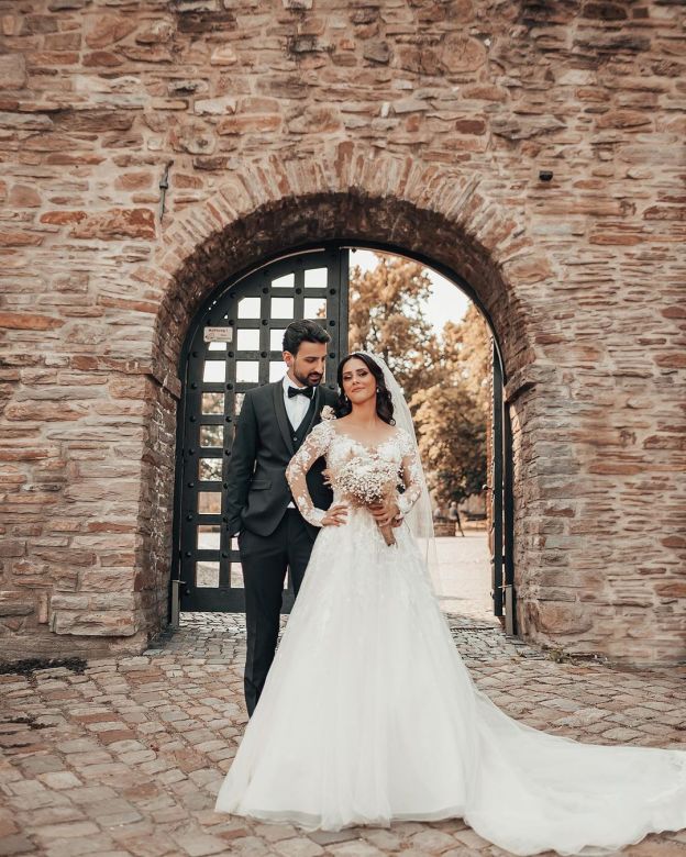 Robes de mariée élégantes à manches | Robes de mariée Une ligne en dentelle