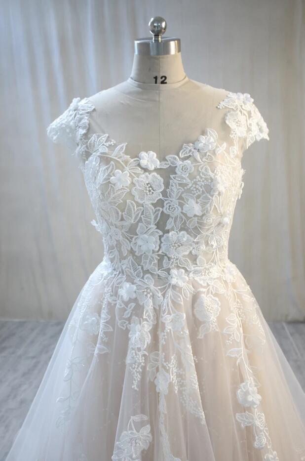 Élégante robe de mariée ligne A avec dentelle | Mode nuptiale en ligne