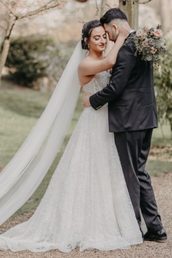 Robes de mariée simples Une ligne | Robe de mariée avec dentelle