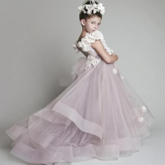 Forme Princesse Tulle Traîne moyenne Robes de demoiselle d'honneur - fillette avec Fleurs