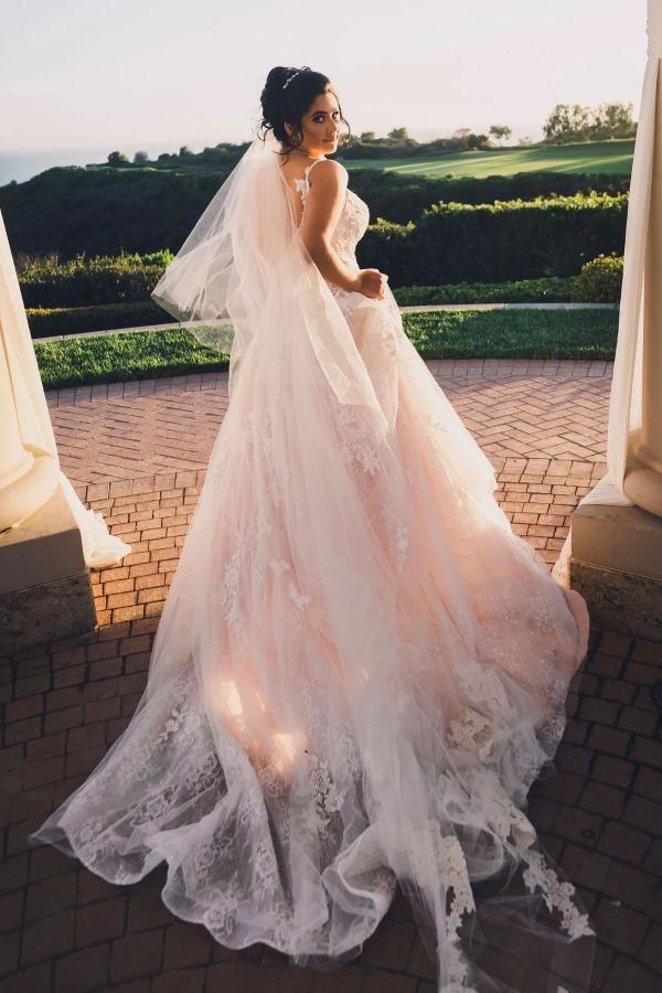 Robes de mariée modernes en ligne | Robes de mariée Ligne A en dentelle