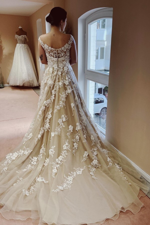 Robe de mariée fleurie A-ligne col v achat en ligne pas cher