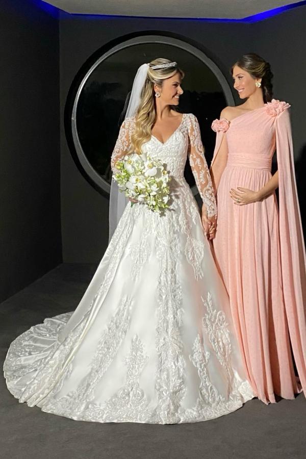 Robes de mariée vintage Une ligne dentelle | Robes de mariée en satin avec manches