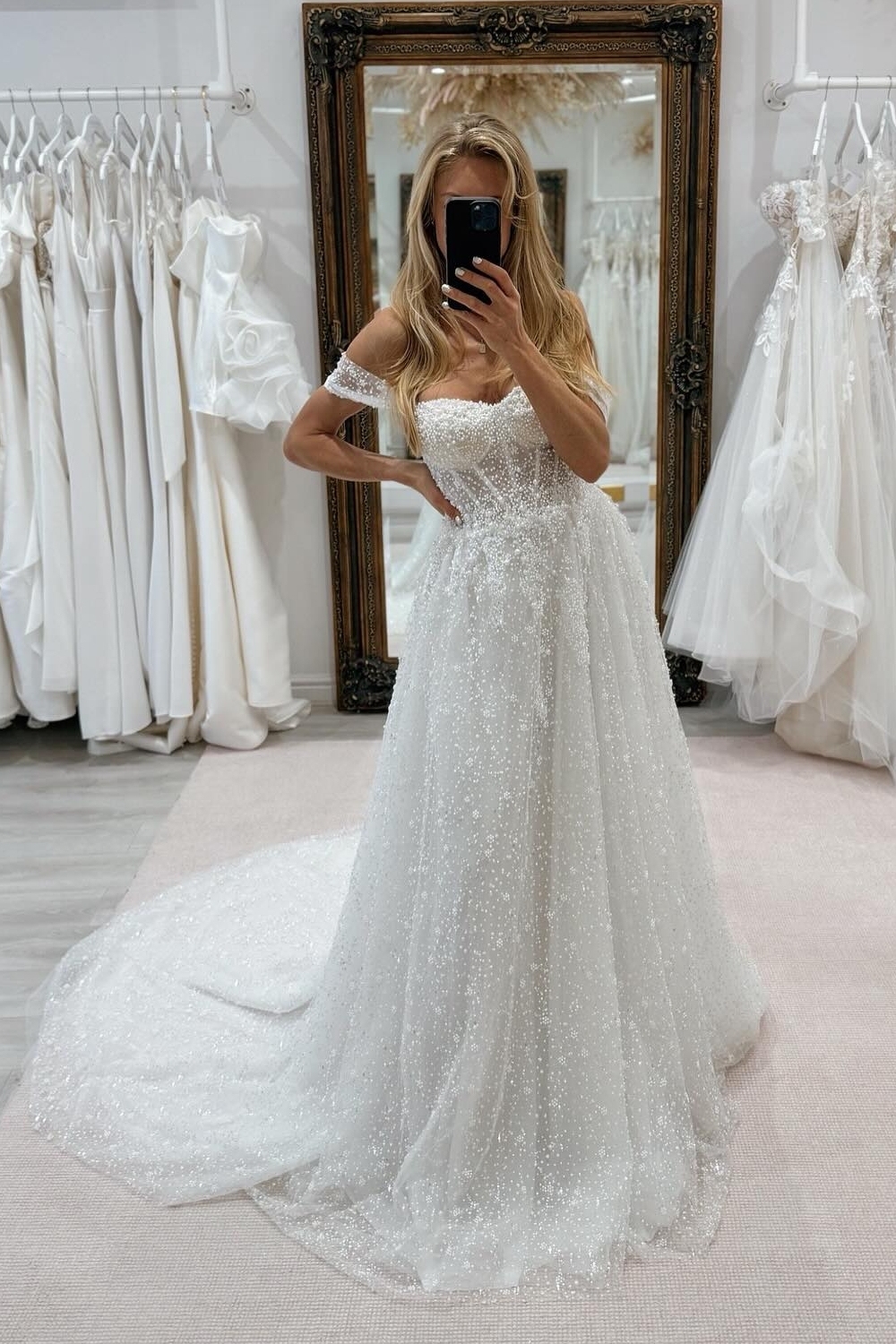 Robes de mariée modestes Robes de mariée en dentelle pailletée A-Line à bas prix