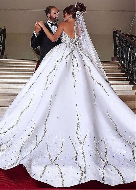 Forme Marquise Traîne moyenne Col en cœur Satin Robes de Mariée de Luxe Perle