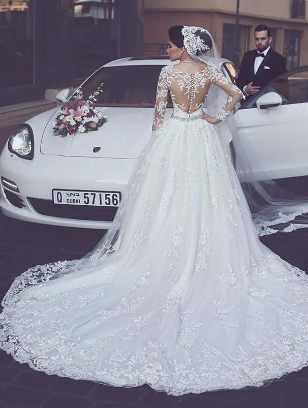 Forme Marquise Traîne mi-longue Col ras du cou Tulle Robes de mariée 2021 avec Appliques