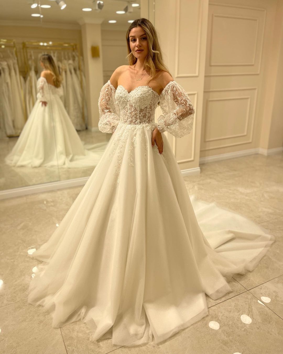 Belles robes de mariée Une ligne | Robes de mariée avec de la dentelle