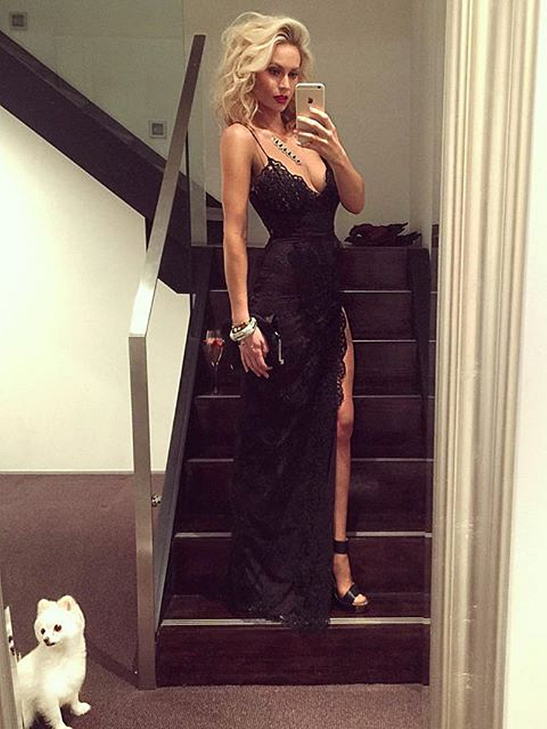 Robe d'été robe de soirée sexy bretelle fine broderie délicat fendu devant d'une côté