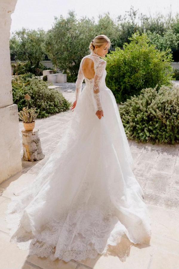 Robe de mariée col rond avec manches dentelles créative chic pas cher