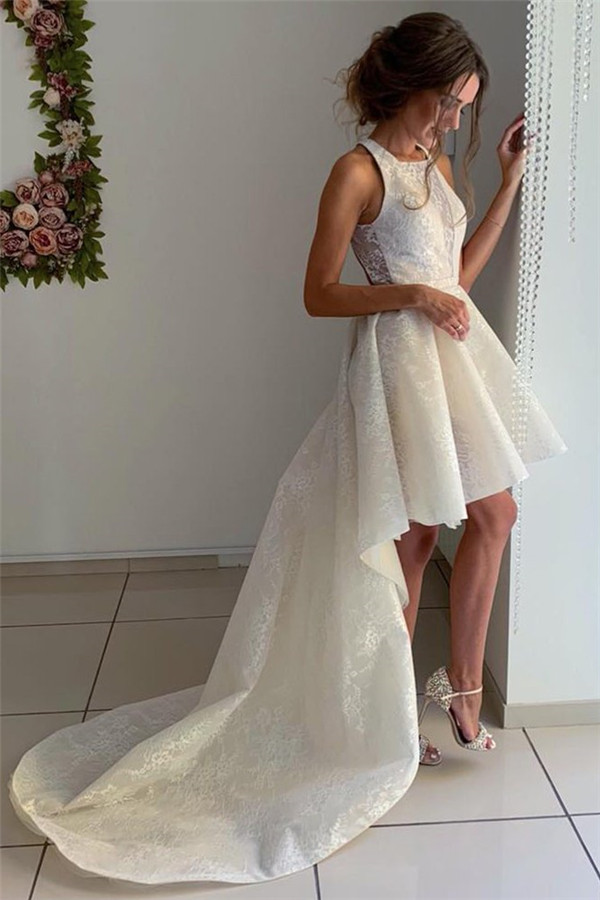 robe de mariée asymétrique en dentelle avec traîne