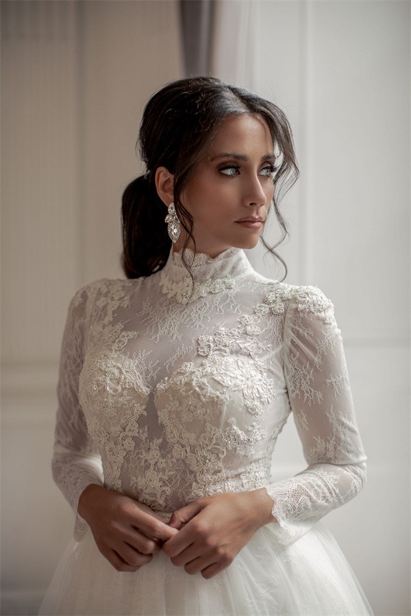 Robe de mariée jupe à ligne A col haut avec manches dentelle pas cher