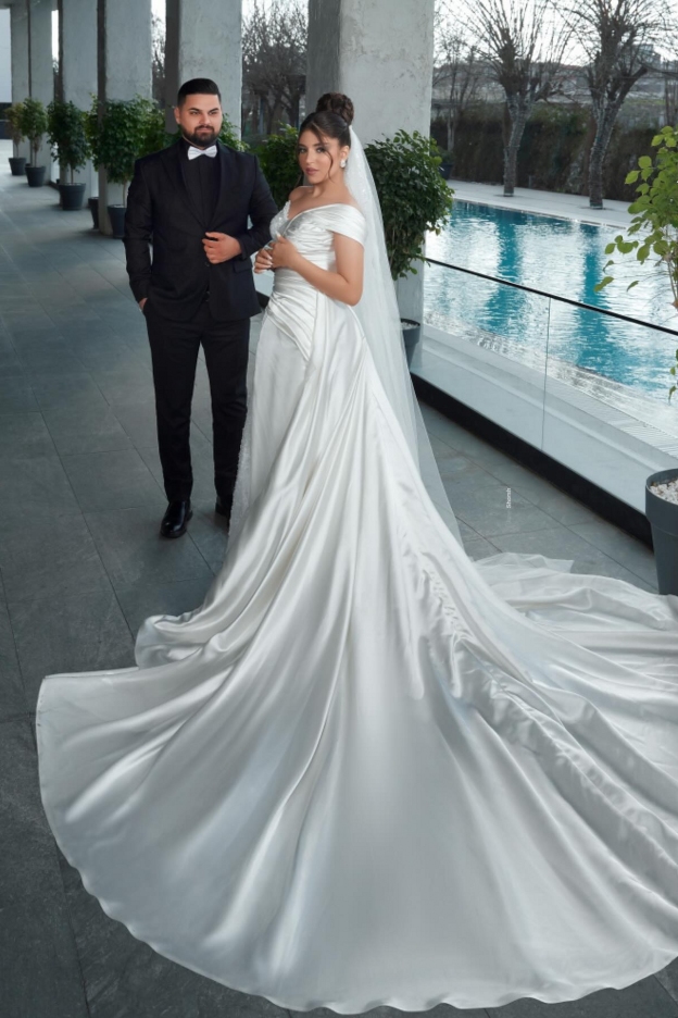 Robes de mariée de créateur style sirène avec robes de mariée en satin et dentelle