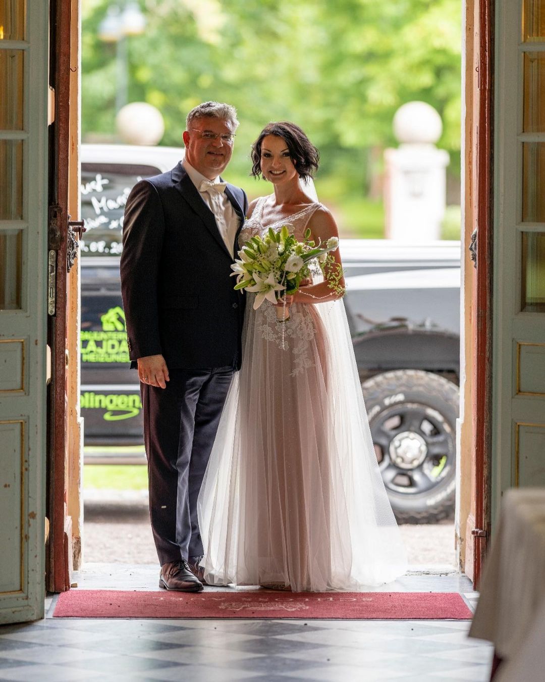Robes de mariée en dentelle simples | Une robe de mariée ligne tulle