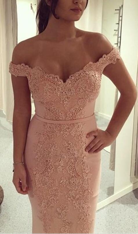 Forme Fourreau alayage/Pinceau train Epaules nues Robes de soirée 2021 avec Dentelle